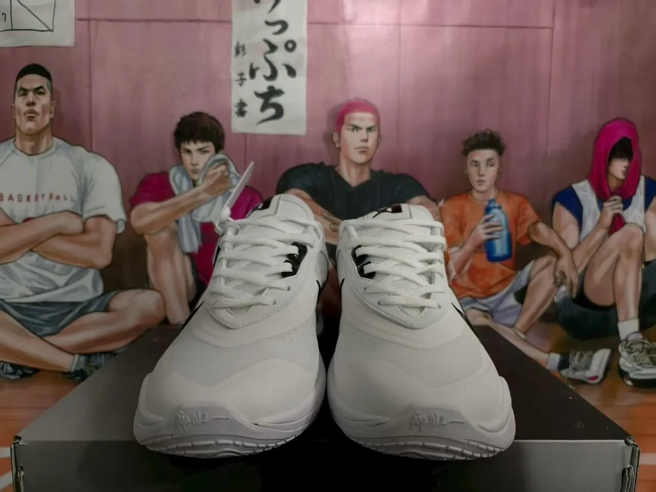Nike White and Black Sculpted Midsole Lifestyle Sneakers 5