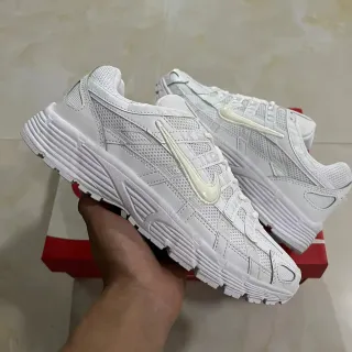 Nike أبيض بيج أحادي اللون شبكي وطبقة صناعية بناء حذاء أسلوب حياة