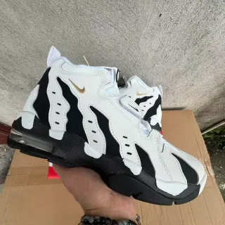 Nike 白色黑色高帮波浪图案覆盖篮球鞋
