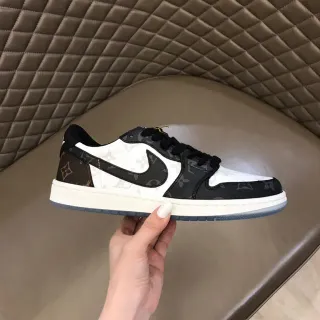 Nike أبيض أسود Low-Top مطبوعة مونوغرام أسلوب حياة رياضي