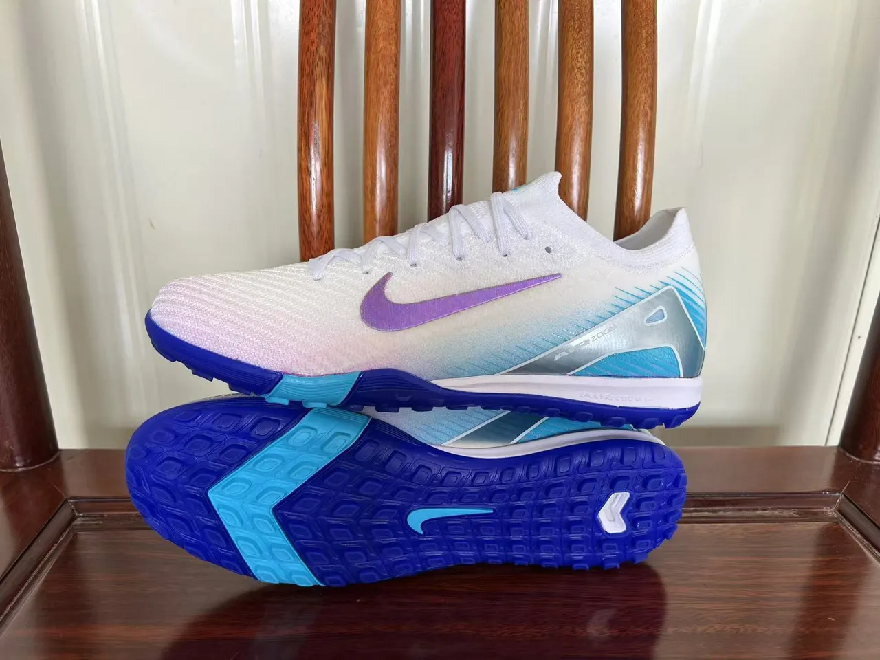 Nike White Blue Knit Upper Asymmetrical Lacing Turf Soccer Shoes 7
