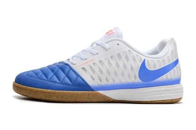 Nike Blanco Azul Capuchón acolchado Panel lateral malla diamante Zapatos de fútbol indoor 3