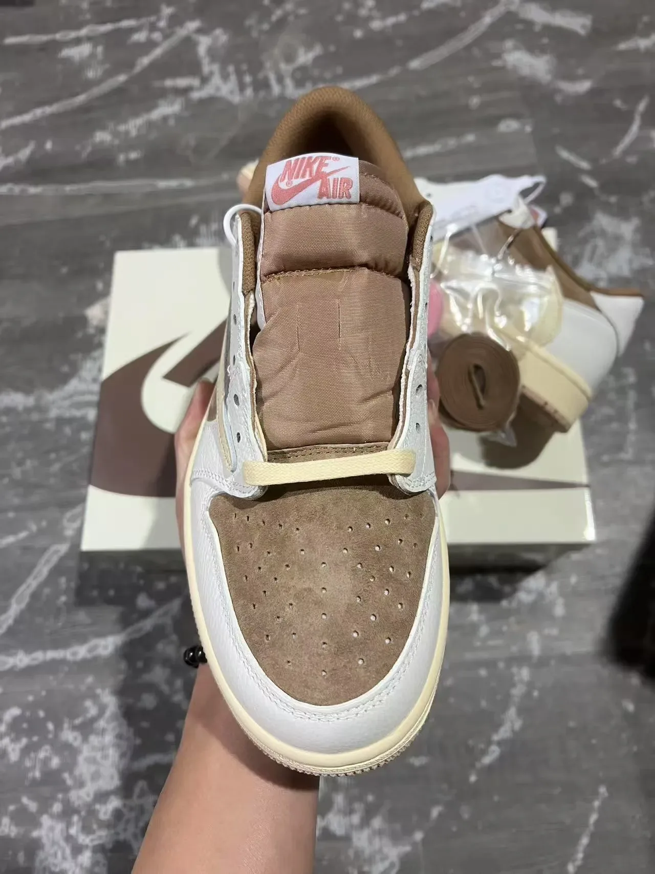 Nike Sneakers Lifestyle Blanches et Marron Basses en Matériau Mixte 3