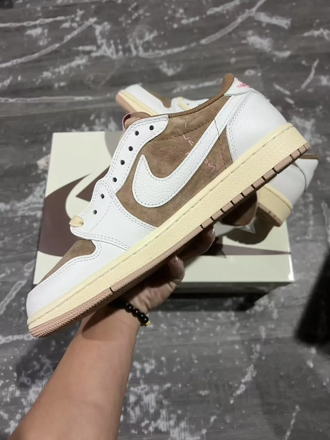 Nike Sneakers Lifestyle Blanches et Marron Basses en Matériau Mixte 5