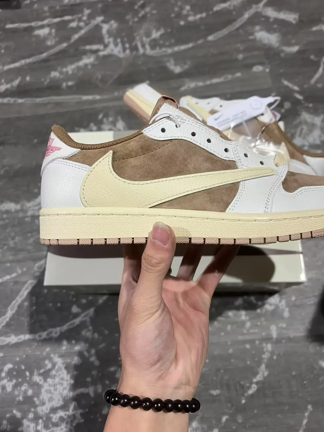 Nike Sneakers Lifestyle Blanches et Marron Basses en Matériau Mixte 7