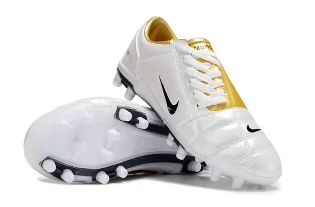 Nike সাদা সোনা কুইল্টেড সিন্থেটিক আপার লো-কাট সিলুয়েট ফার্ম-গ্রাউন্ড সকার শোজ 3