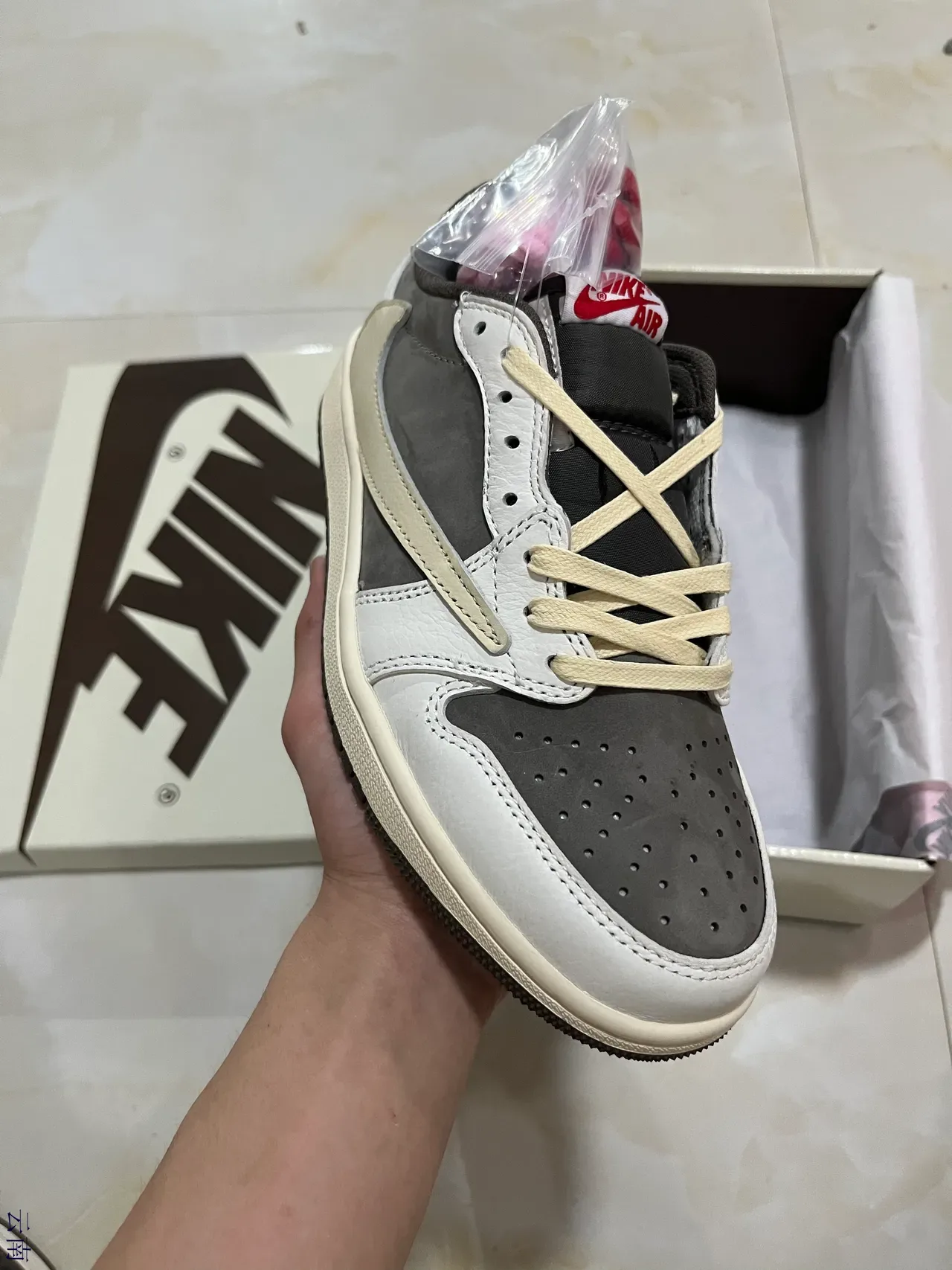 Nike tênis lifestyle branco e cinza low-top layered couro-suede 2