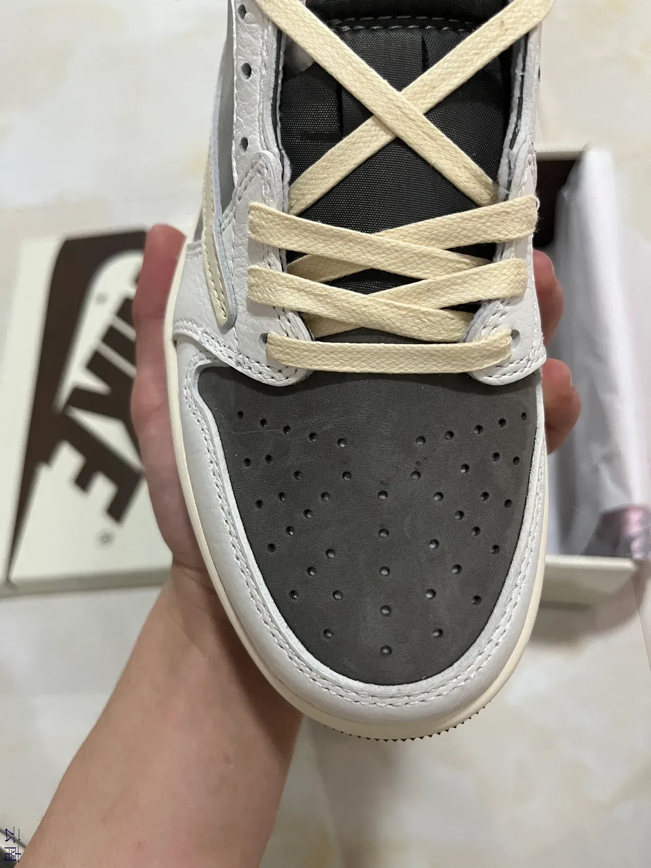Nike tênis lifestyle branco e cinza low-top layered couro-suede 3