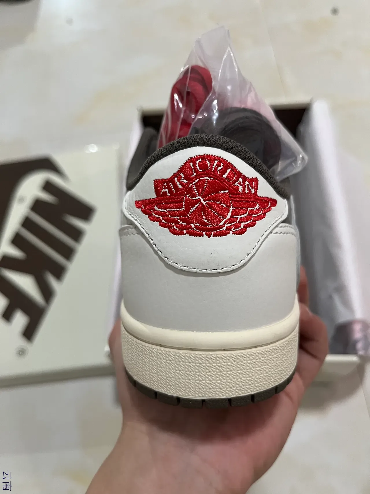 Nike tênis lifestyle branco e cinza low-top layered couro-suede 6