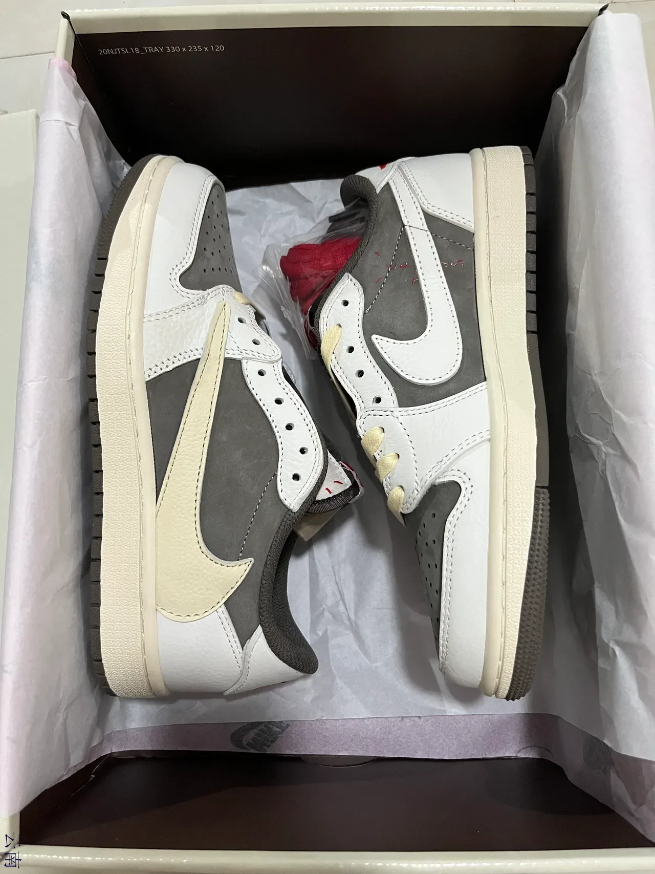 Nike tênis lifestyle branco e cinza low-top layered couro-suede 7