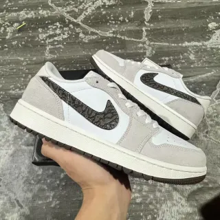 Nike Chaussures Lifestyle Basses en Suède et Cuir Blanc et Gris avec Panneaux