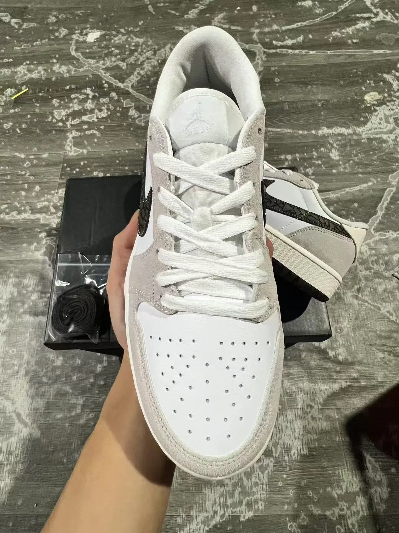 Nike White Gray Low-Top Suede And Leather Paneling Lifestyle Sneakers 3