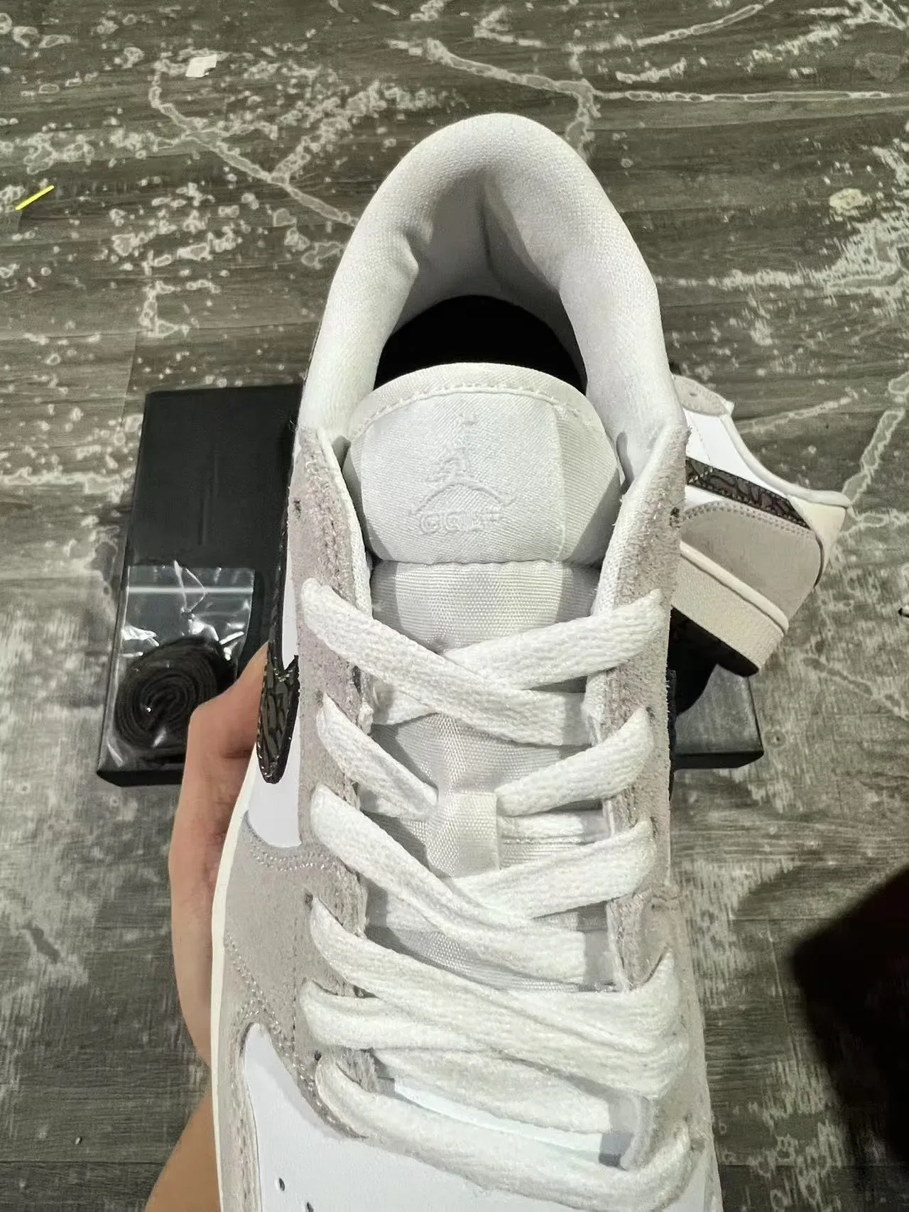 Nike White Gray Low-Top Suede And Leather Paneling Lifestyle Sneakers 4