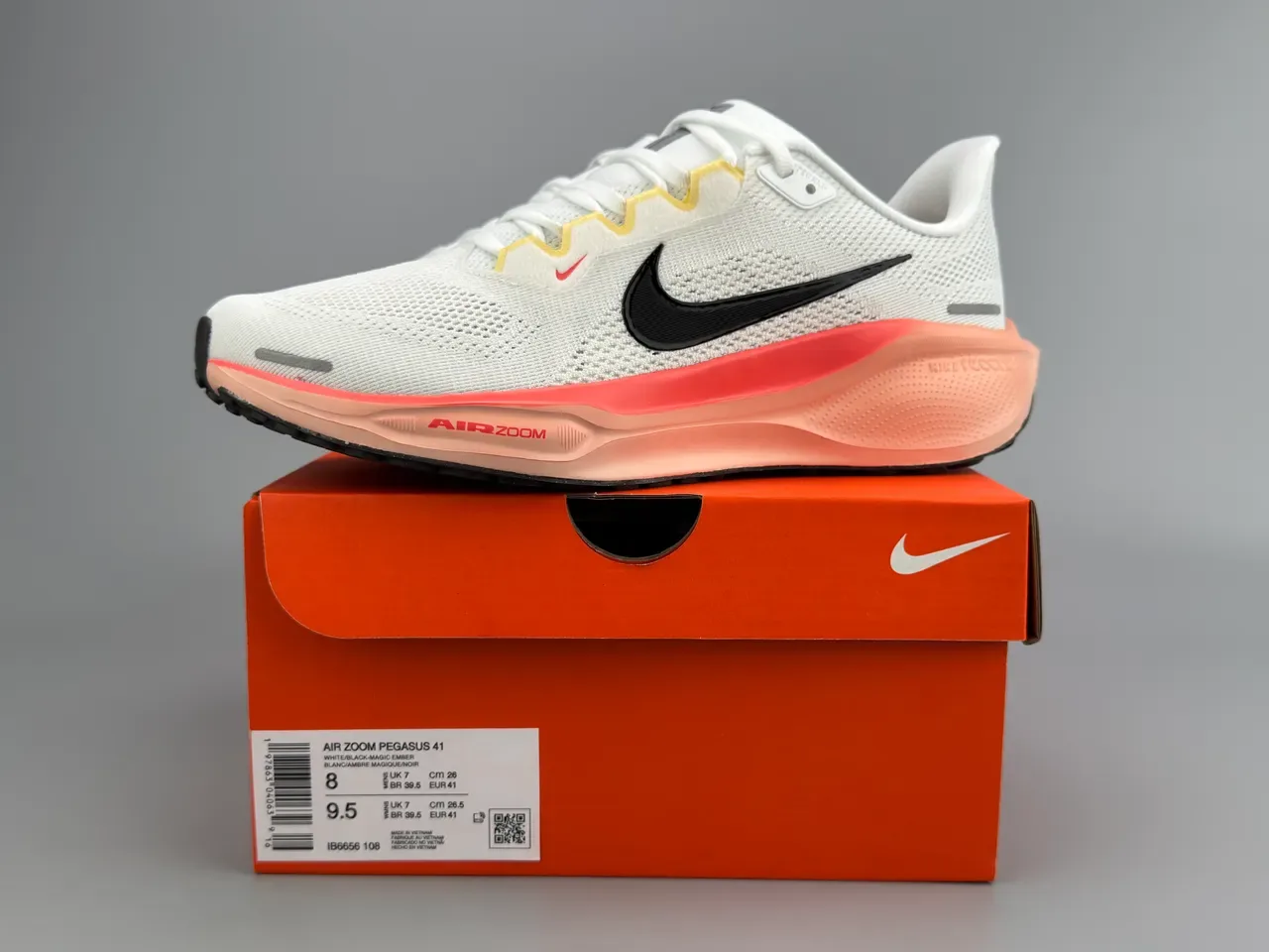 Nike White Pink Engineered Mesh Upper Air Zoom + React Midsole Running Shoes 2