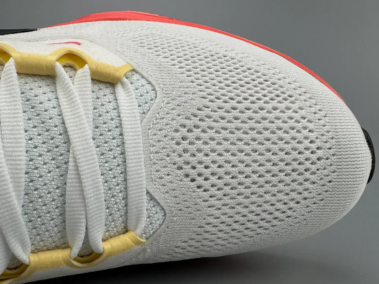 Nike White Pink Engineered Mesh Upper Air Zoom + React Midsole Running Shoes 4