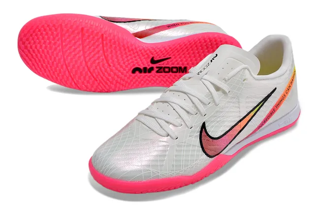 Nike Zapatos de fútbol indoor blanco y rosa low-top de upper sintético de malla 4