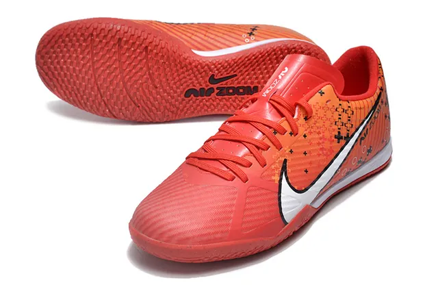 Nike Zapatos de fútbol indoor blanco y rosa low-top de upper sintético de malla 10