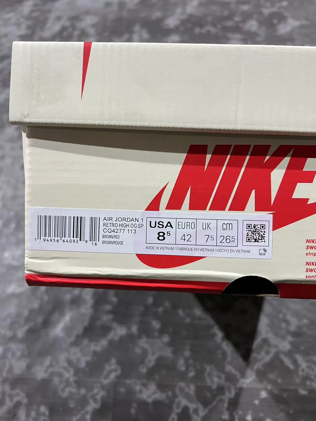 Nike White Red Low-Top Leather Upper Lifestyle Sneakers 10