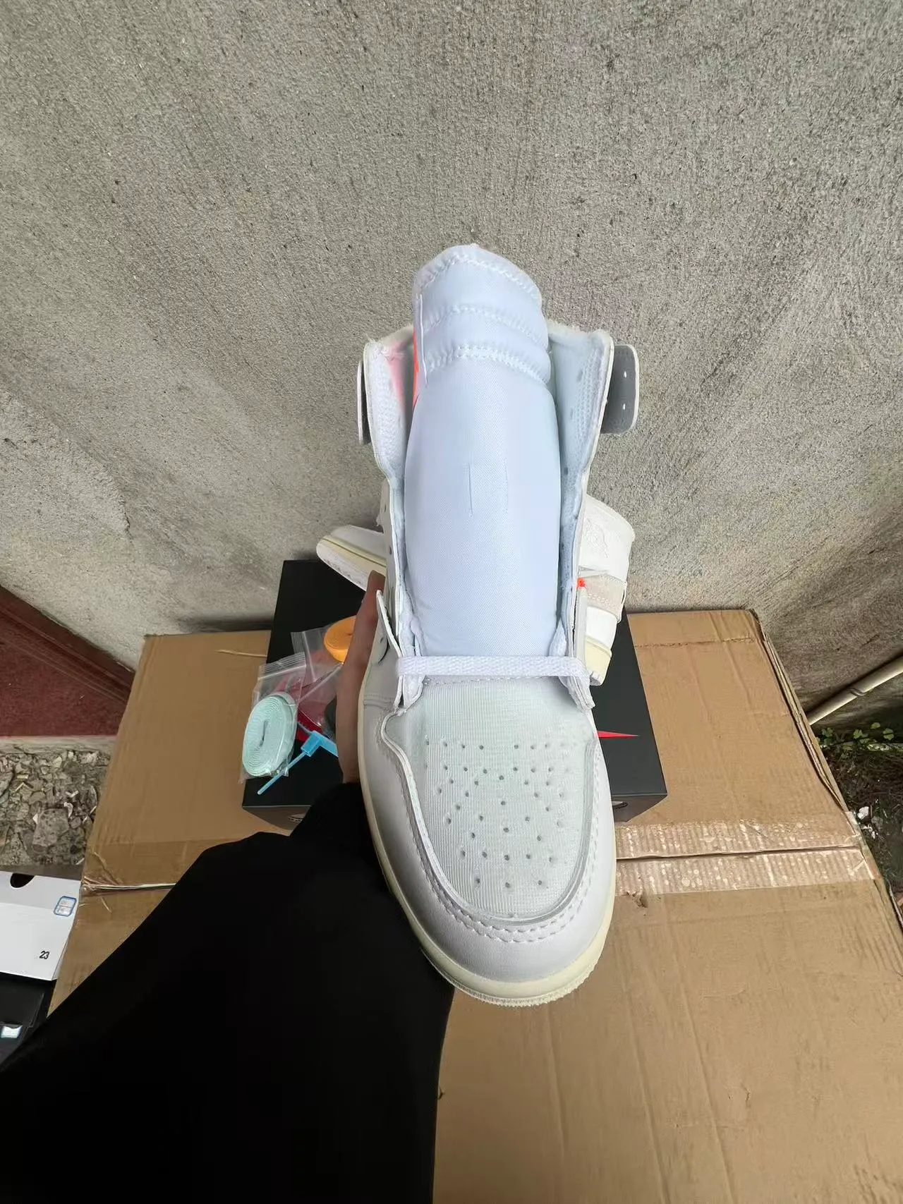 Tênis de Basquete Nike x Off-White Air Jordan 1 Branco Industrial Zip-Tie 3