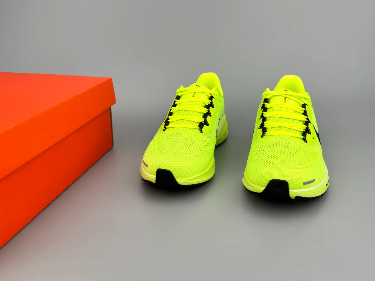 Nike হলুদ কালো কনিট আপার Air Zoom কুশনিং রানিং শু 3