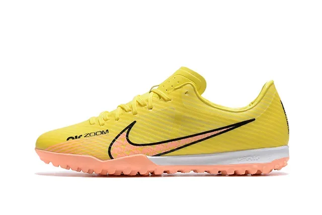 Nike पीला नारंगी लो-कट सिंथेटिक अपर रिब्ड टेक्सचर टर्फ फुटबॉल जूते 10