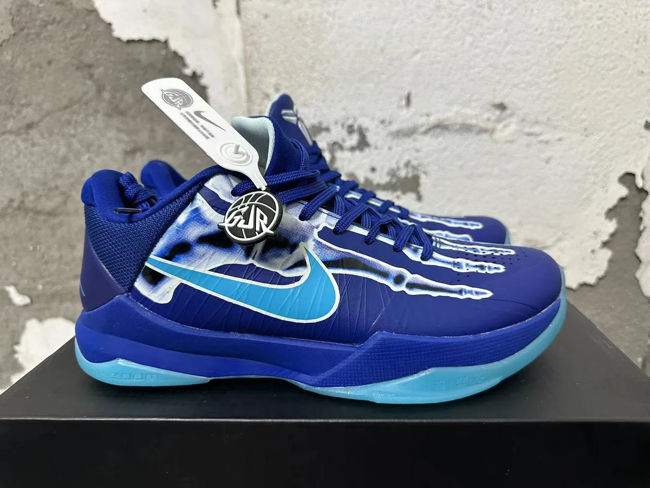 Nike Zoom Kobe V Blue X-Ray Skeletal बास्केटबॉल जुतो 4