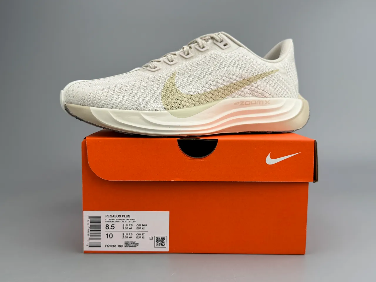 Nike ZoomX Beige Gold Knit Upper Midsole Tênis de Running 2
