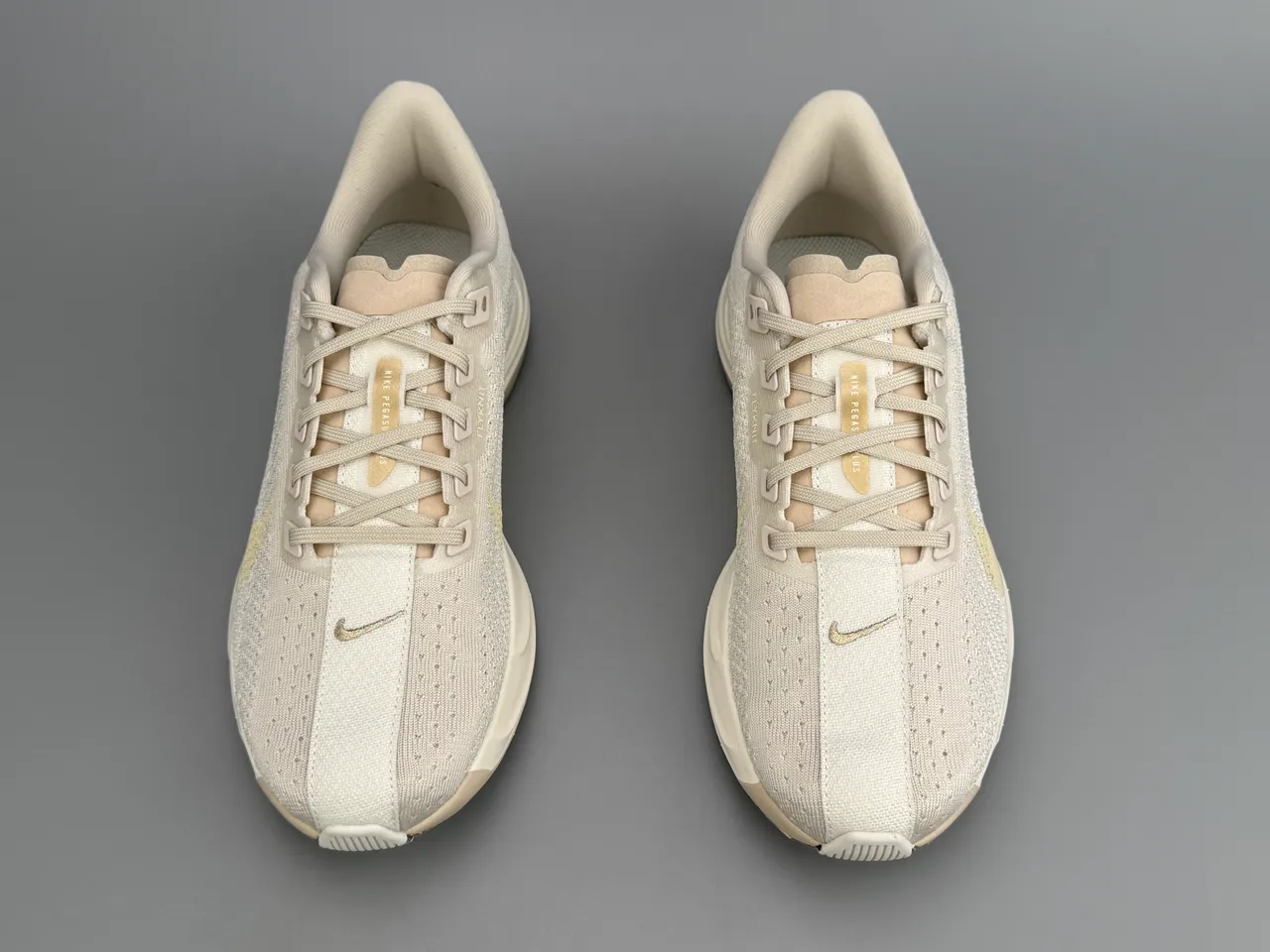Nike ZoomX Beige Gold Knit Upper Midsole Tênis de Running 7