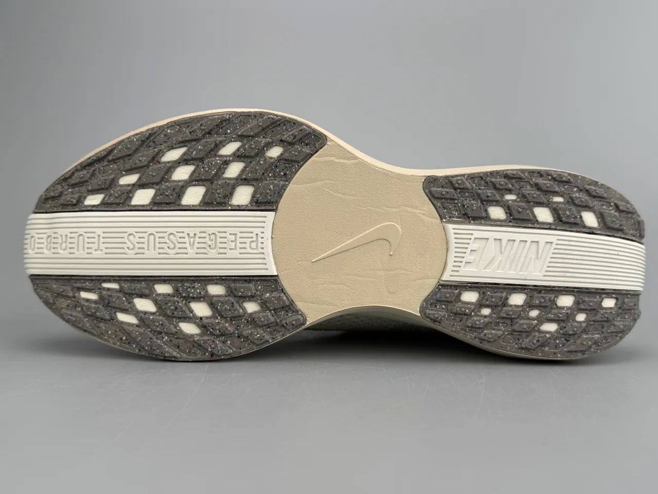 Nike ZoomX Beige Gold Knit Upper Midsole Tênis de Running 8