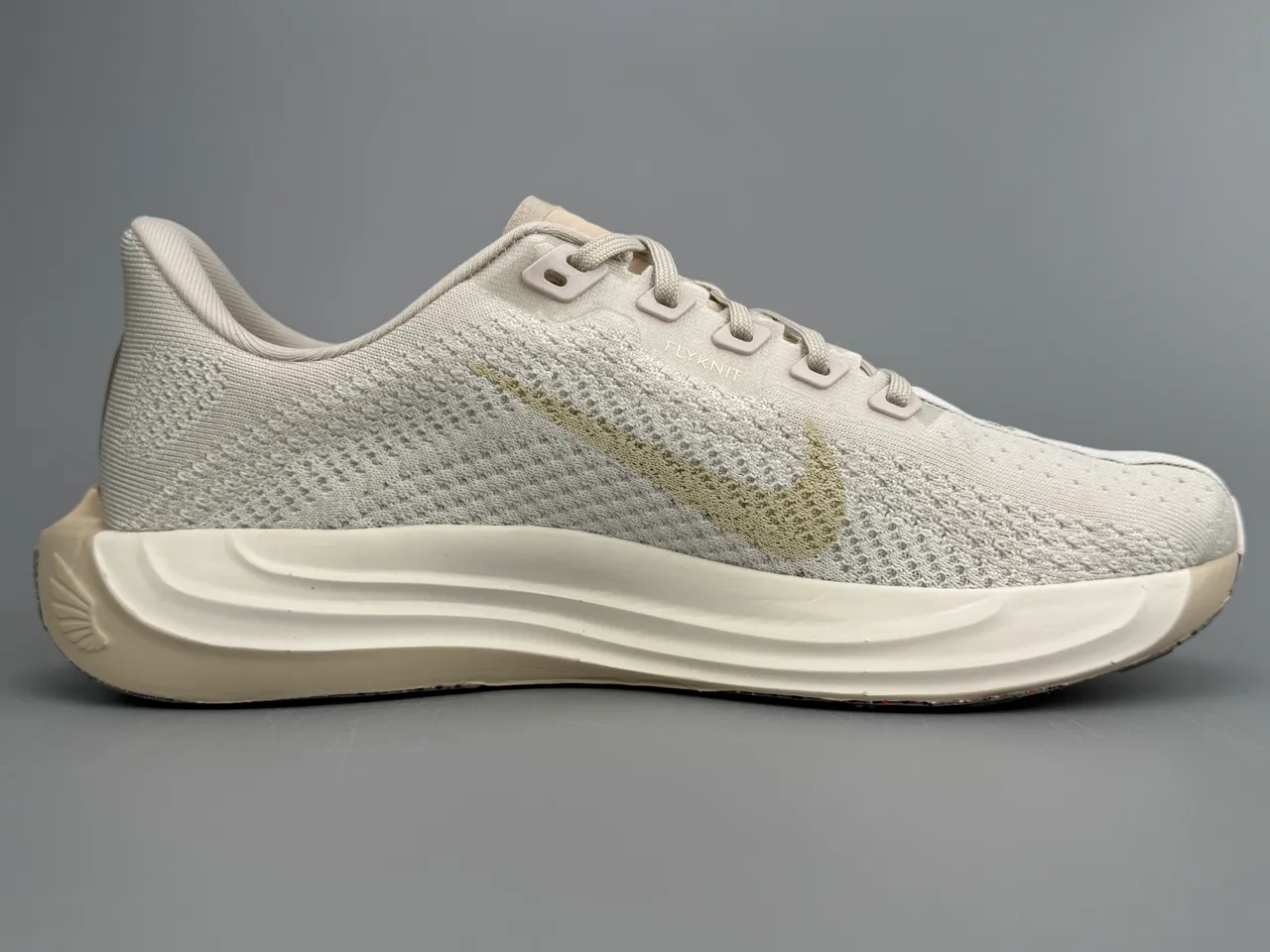 Nike ZoomX Beige Gold Knit Upper Midsole Tênis de Running 10