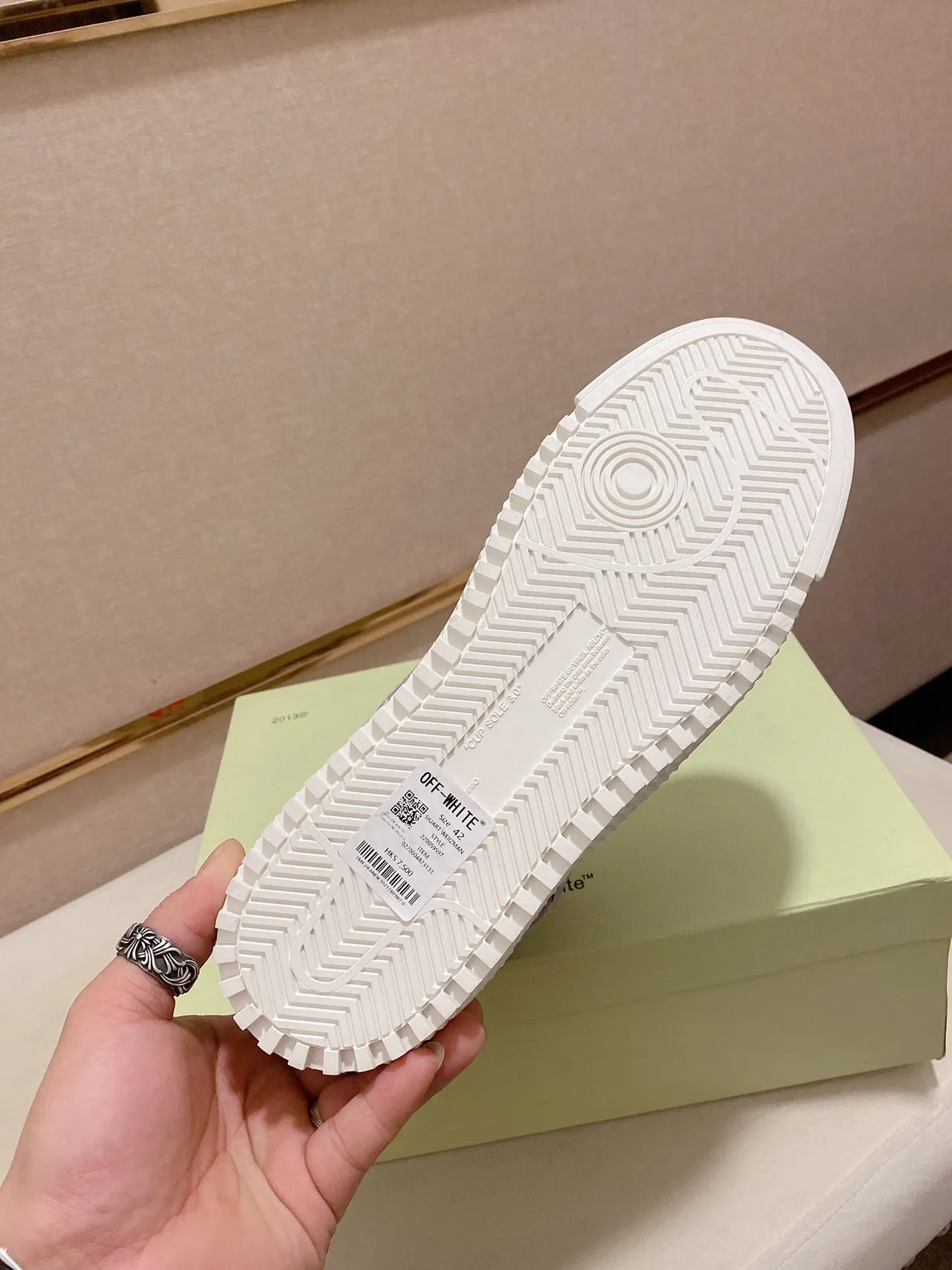 Off-White 米色 黑色 高帮 麂皮面料 生活方式 运动鞋 2