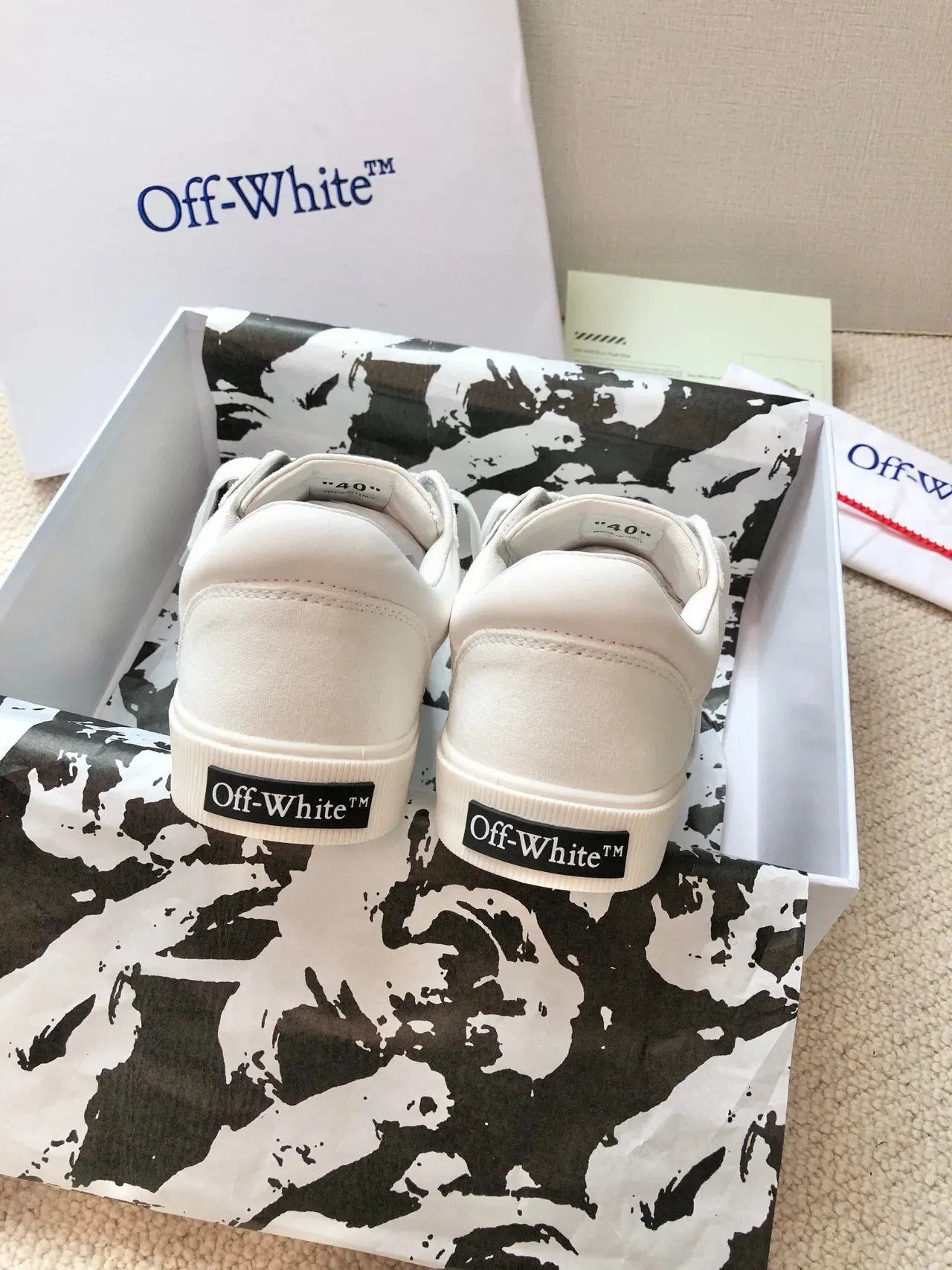 Off-White Black Canvas Upper Low-Top Silhouette Lifestyle Sneakers 9