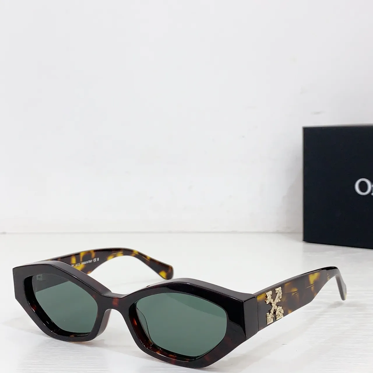 Off-White Industrial Angular Gafas de Sol Mate Blanco 2