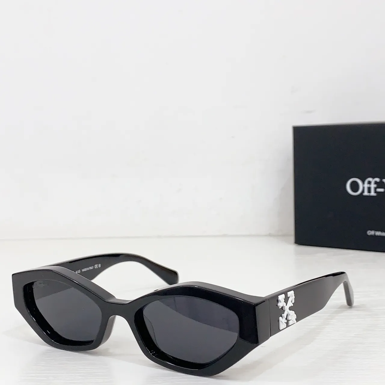 Off-White Industrial Angular Gafas de Sol Mate Blanco 7