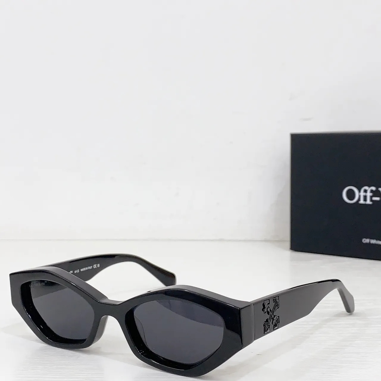 Off-White Industrial Angular Gafas de Sol Mate Blanco 8