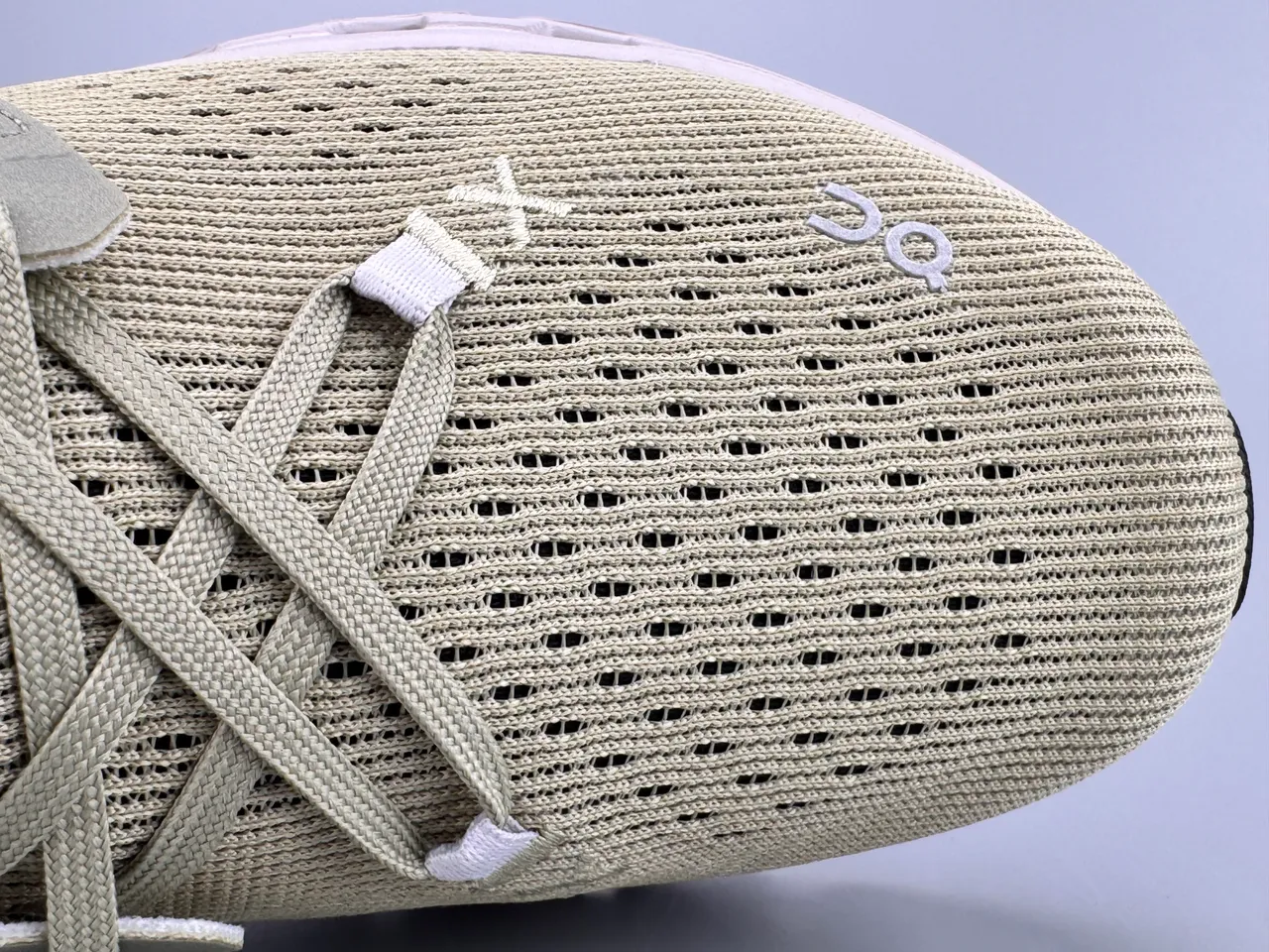 On Cloudmonster Beige Coral أحذية جري 4