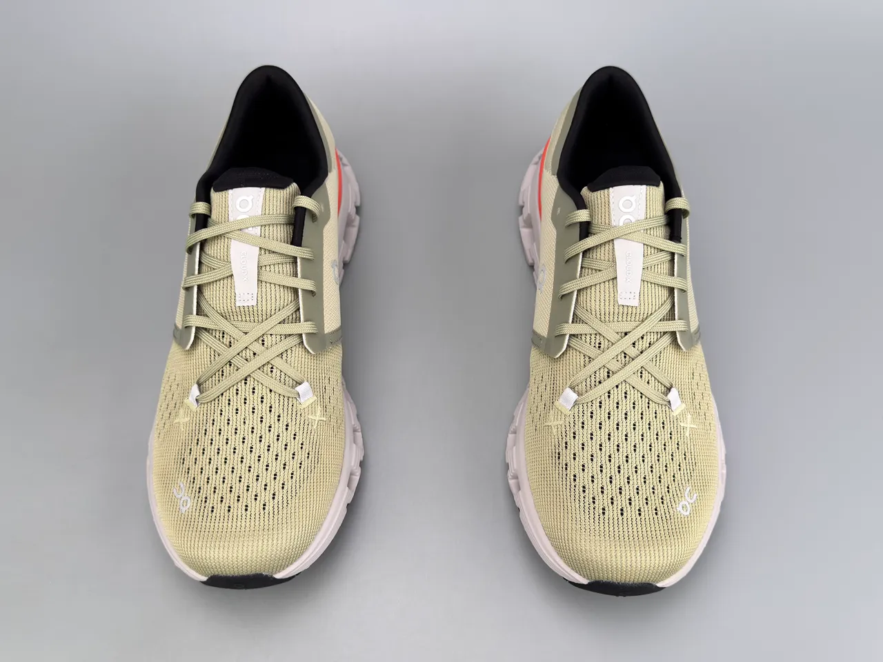 On Cloudmonster Beige Coral أحذية جري 9