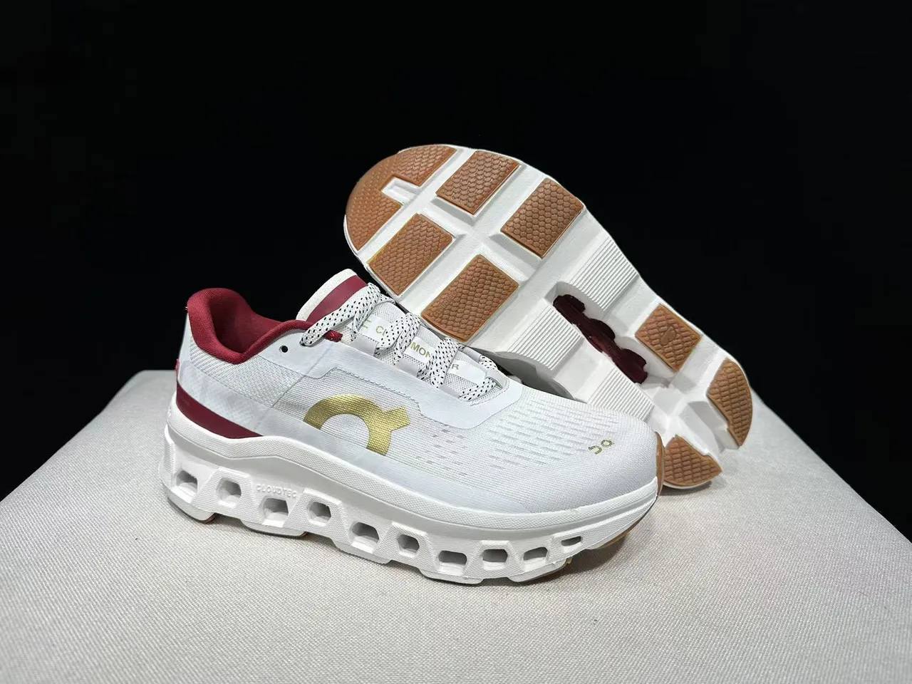 On Cloudmonster Blanc Bordeaux Doré Chaussures de course 11