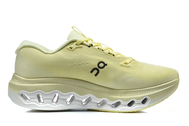 On Cloudsurfer 3 Amarillo pálido Zapatos de correr 3