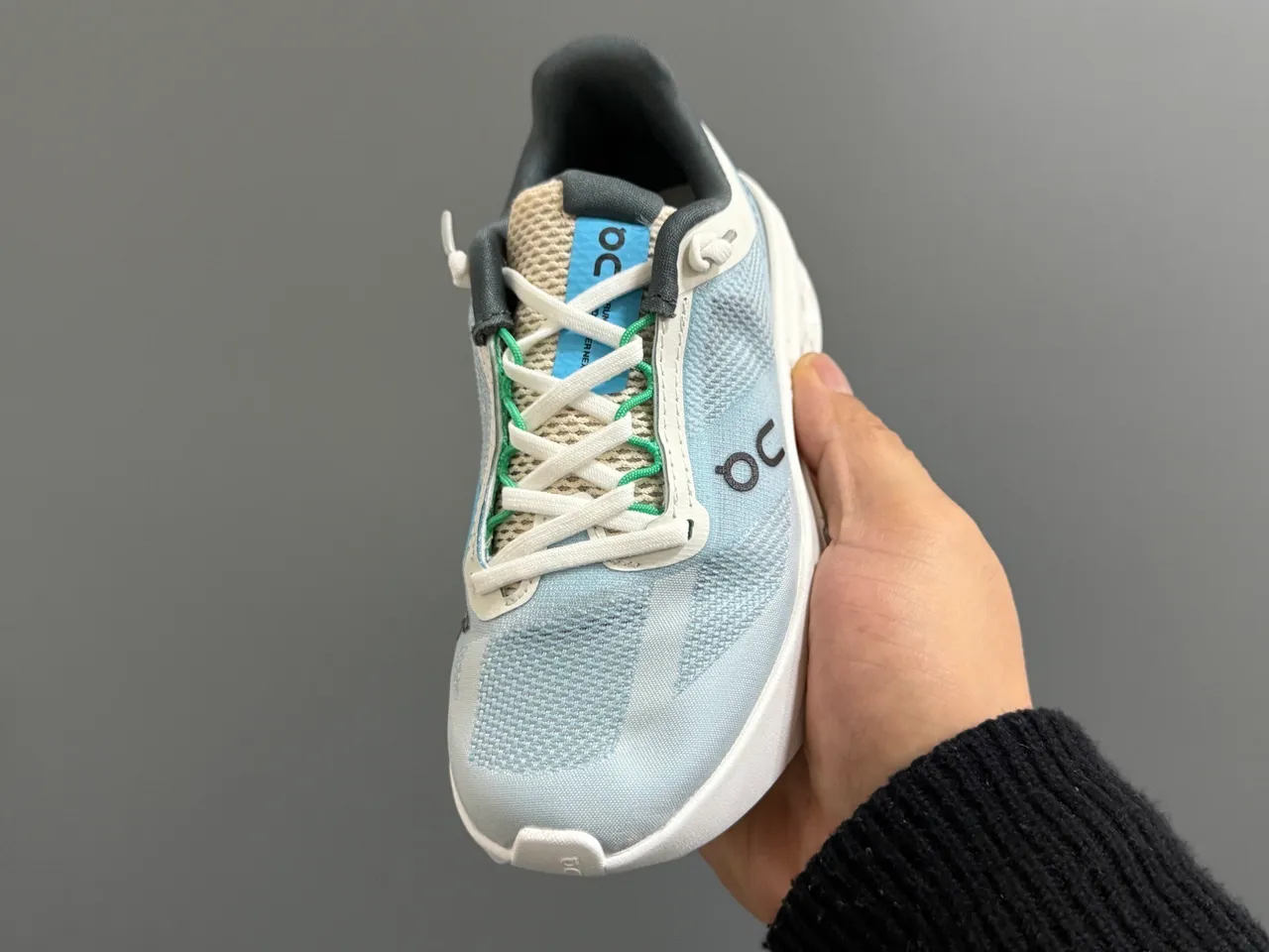 On Gray White Low-Top Lace-Up Running Shoes 15
