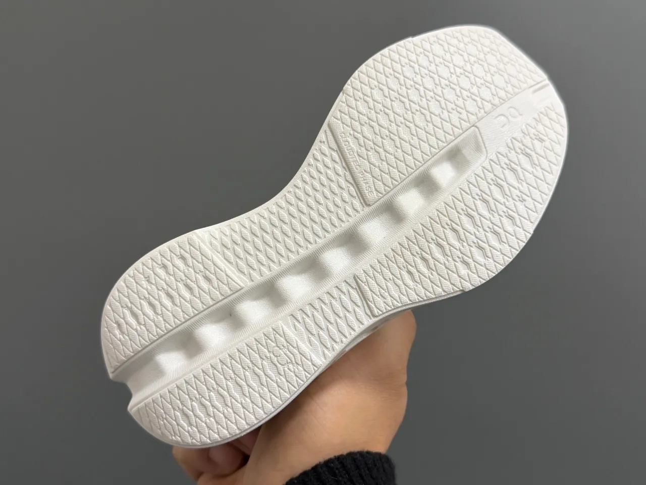 On Gray White Low-Top Lace-Up Running Shoes 16