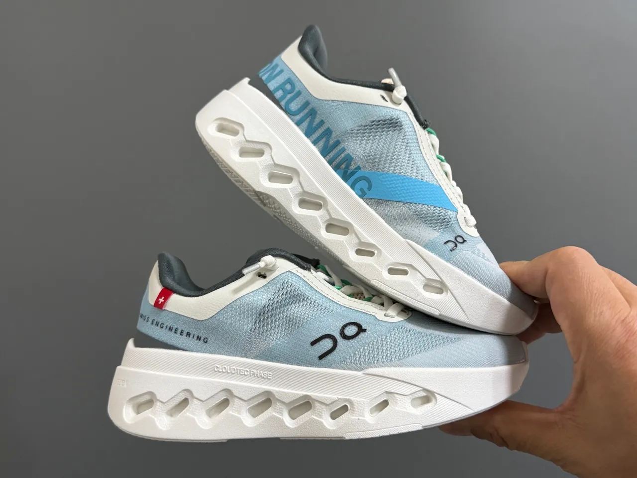 On Gray White Low-Top Lace-Up Running Shoes 17