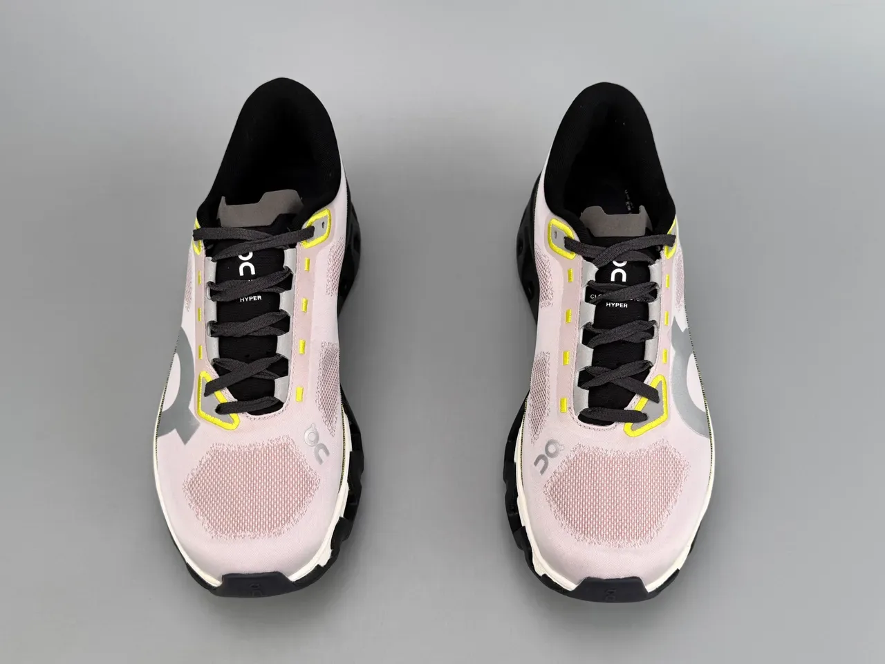 On Running Cloudmonster Rosa Amarelo Preto Tênis de Corrida 9