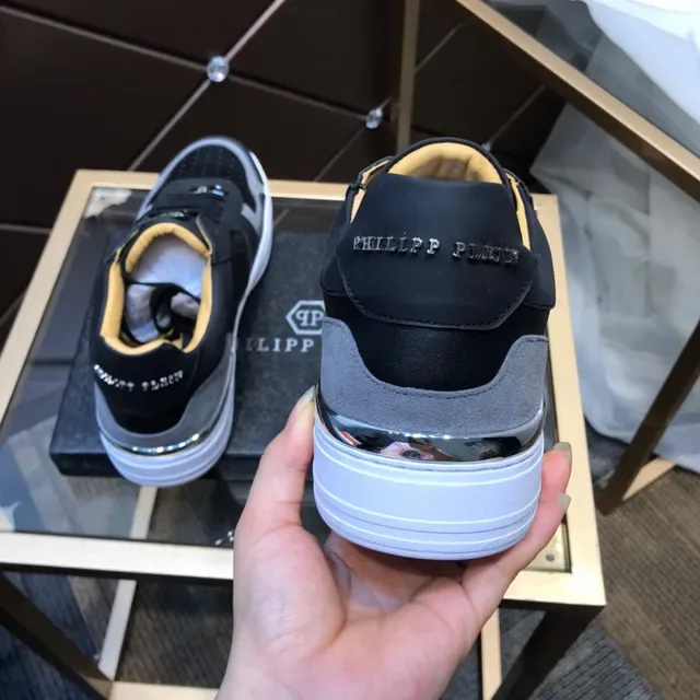 Philipp Plein Sneakers Lifestyle Noires et Grises Perforées Low-Top 2
