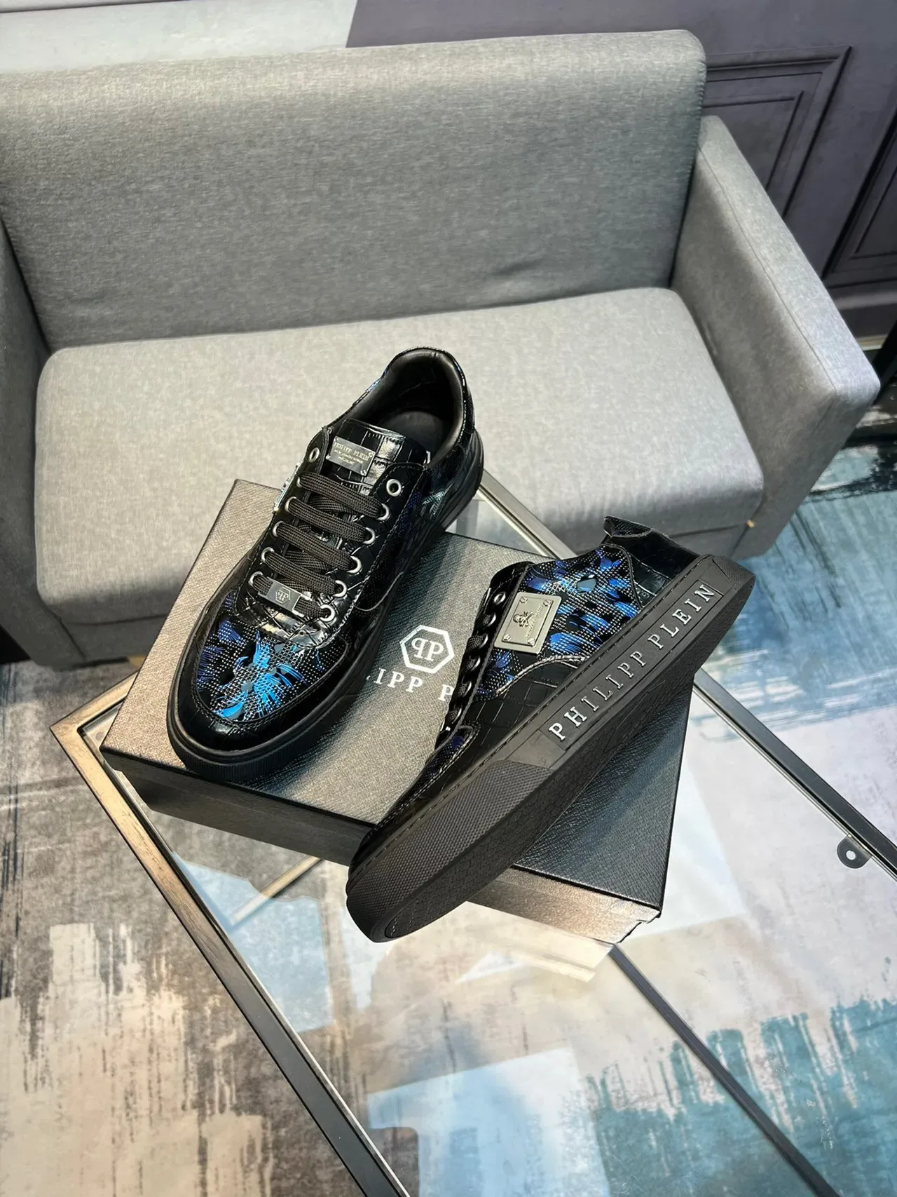 Philipp Plein काला नीला चमकदार पेटेंट प्रभाव ऊपरी फ्लोरल एम्ब्रॉयडरी पैटर्न लाइफस्टाइल स्नीकर 3