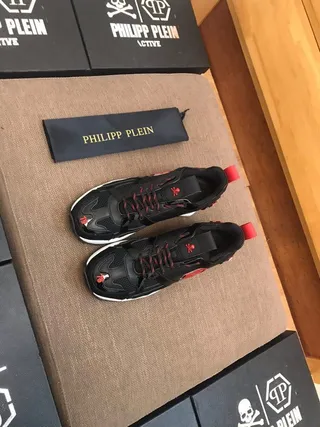 Philipp Plein काला लाल सिल्हूट जाली और सिंथेटिक ओवरले मोटे स्नीकर्स 2