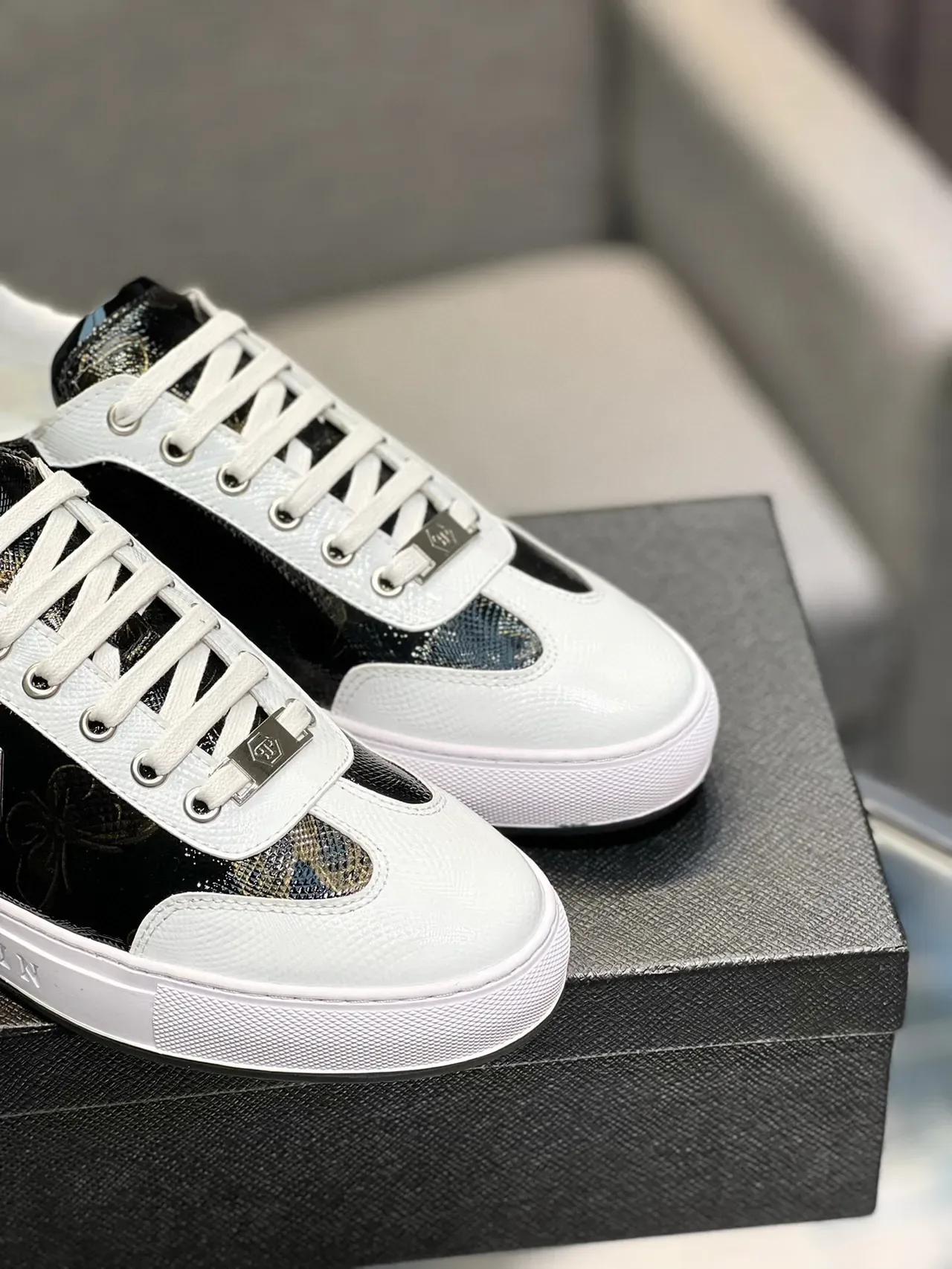 Philipp Plein Negro Blanco Cuero Texturizado Parte Superior Paneles de Contraste Zapatillas Lifestyle 9