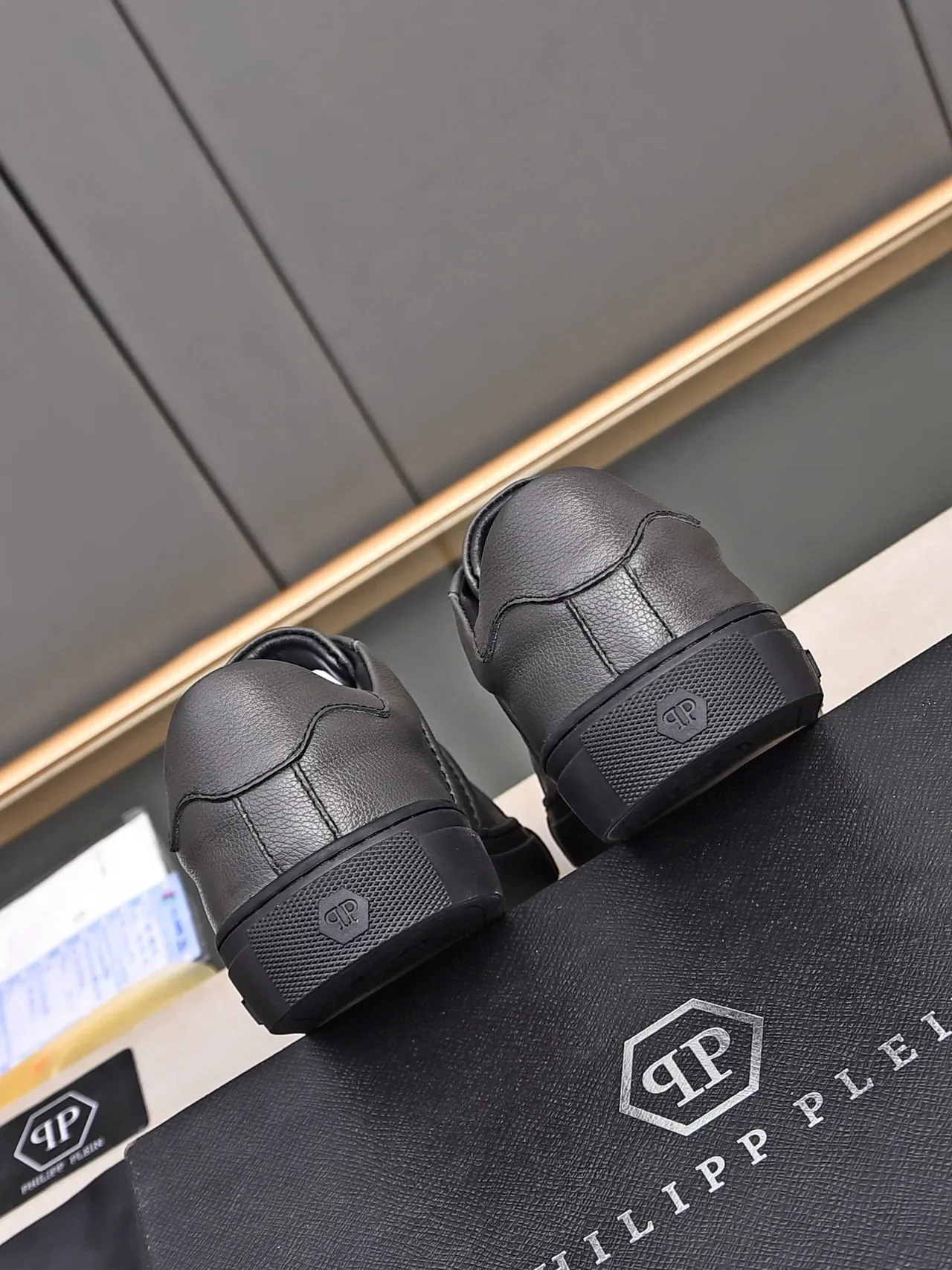 Philipp Plein Gray Black Pebbled Leather Upper Vertical Stitched Paneling Lifestyle Sneakers 3