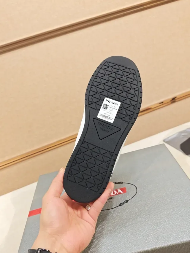 Prada 黑白生活方式运动鞋 2