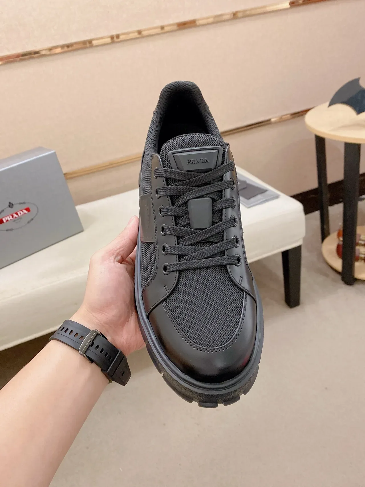 Prada Tênis Chunky Pretos Monocromáticos de Malha e Couro 6